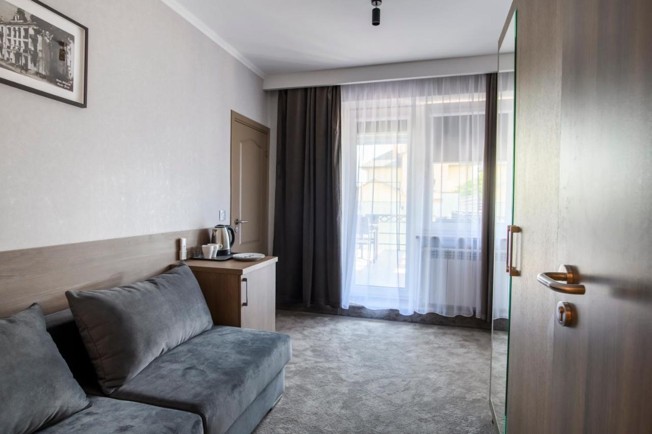 Willa Marcel Park Villa Busko-Zdroj Bagian luar foto