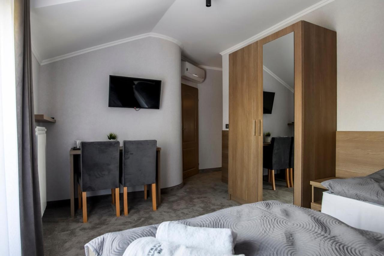 Willa Marcel Park Villa Busko-Zdroj Bagian luar foto